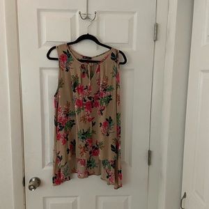 Lovely gauzy floral 2x sleeveless blouse💐